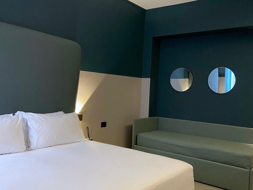 AV Hotel Milano - Room