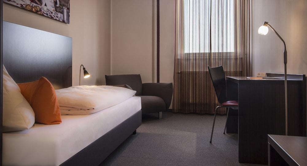 GS Hotel - Room
