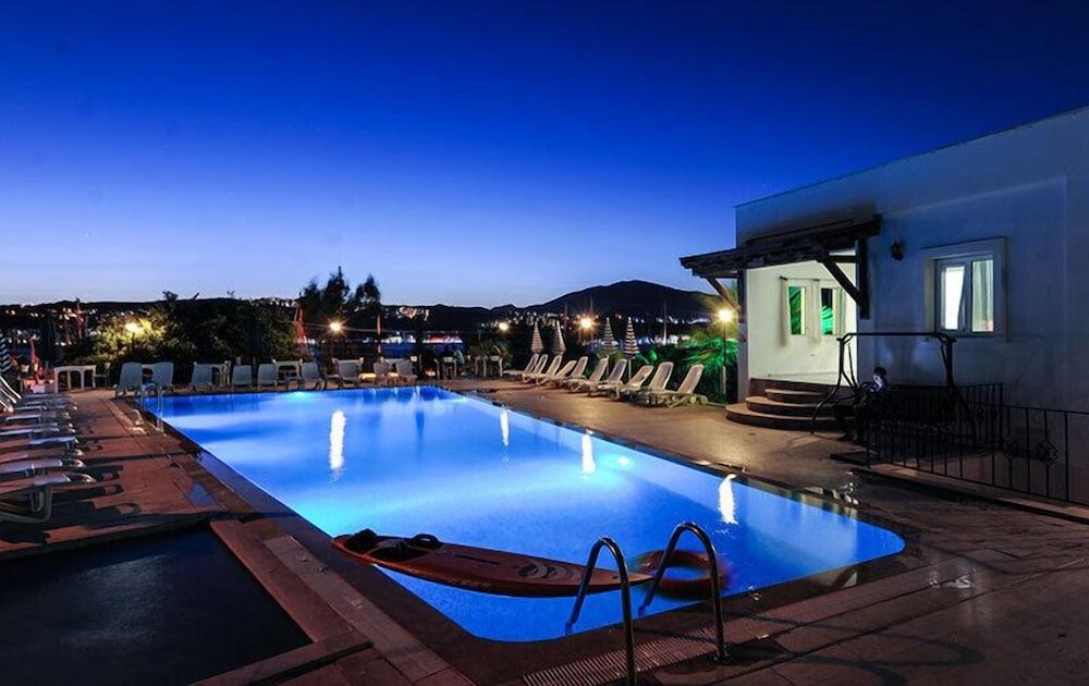Bitez Marina Hotel - Outdoor Pool