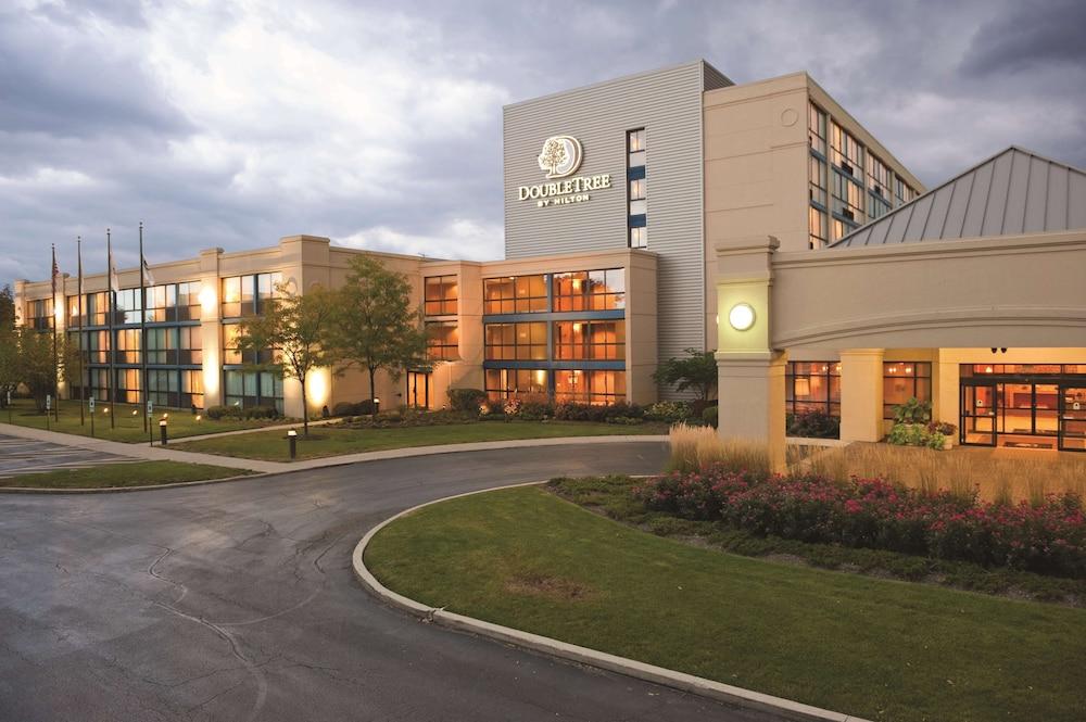 DoubleTree by Hilton Chicago - Arlington Heights - Featured Image