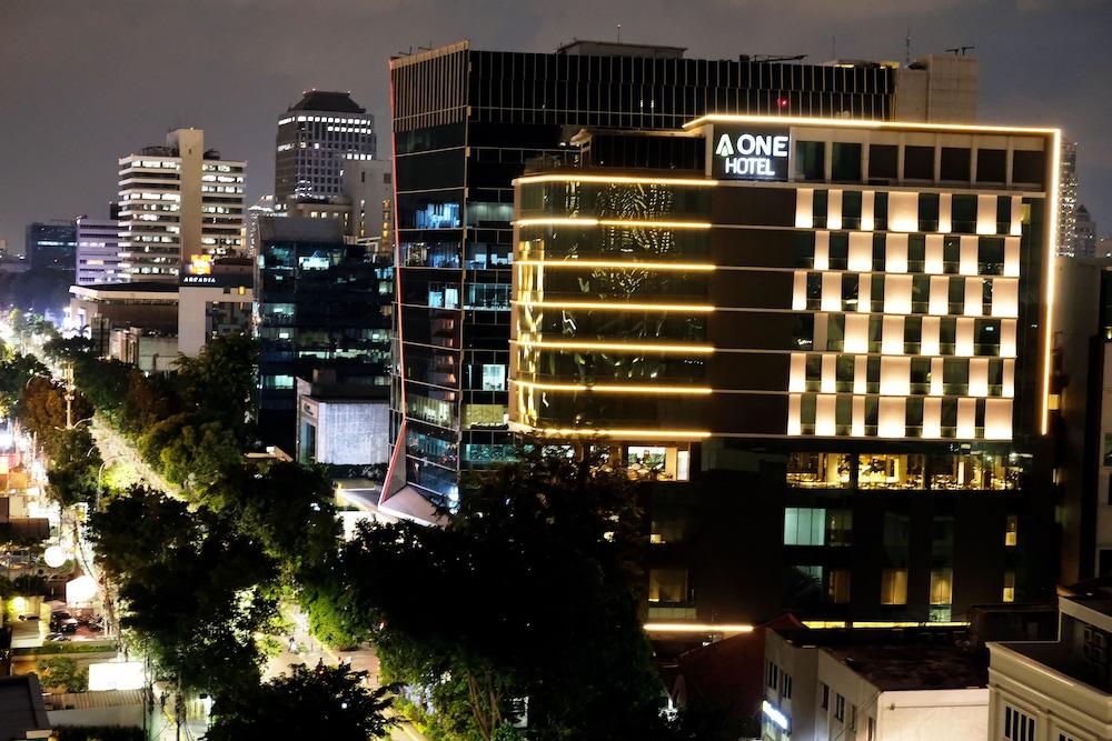 Aone Hotel Jakarta - Featured Image