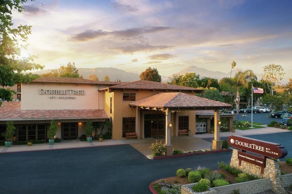 DoubleTree by Hilton Claremont - Featured Image