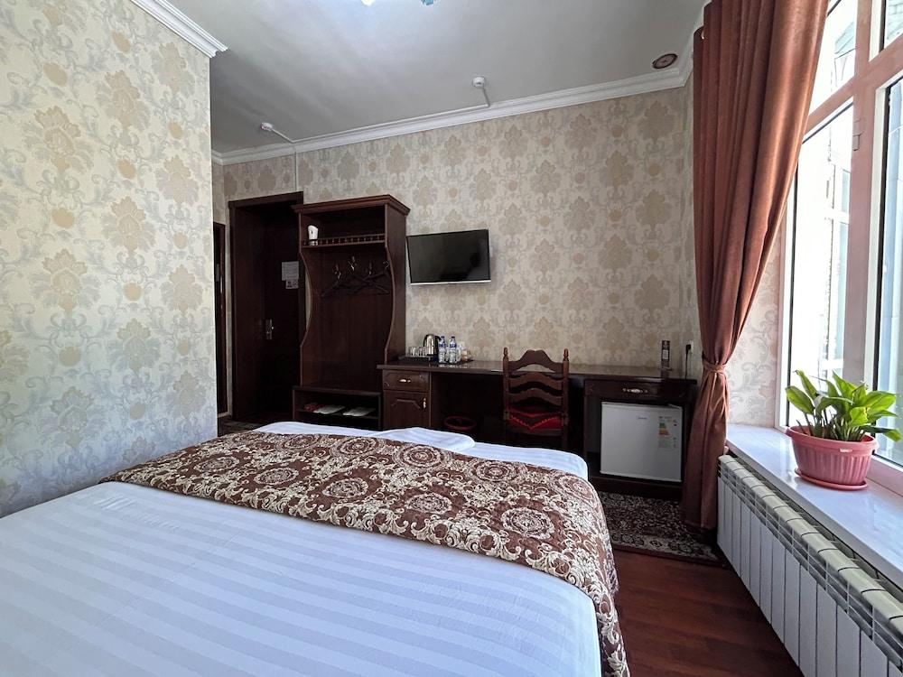 Hotel Ishonch - Room