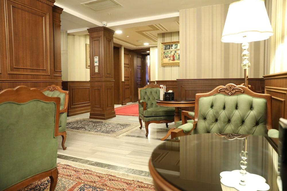 Meserret Palace Hotel - Lobby Lounge