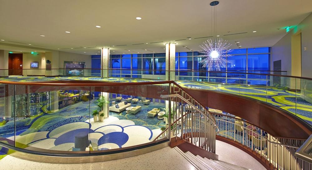 Opal Sands Resort - Lobby