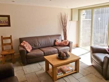 Farrier Cottage - Living Room