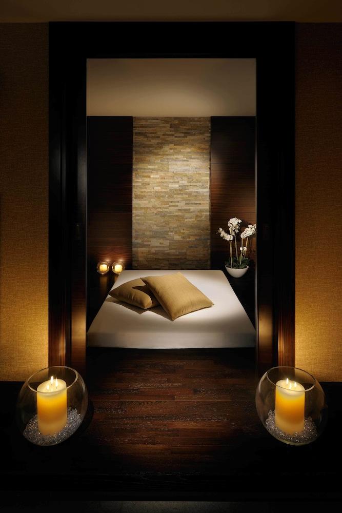 Asiana Hotel Dubai - Treatment Room