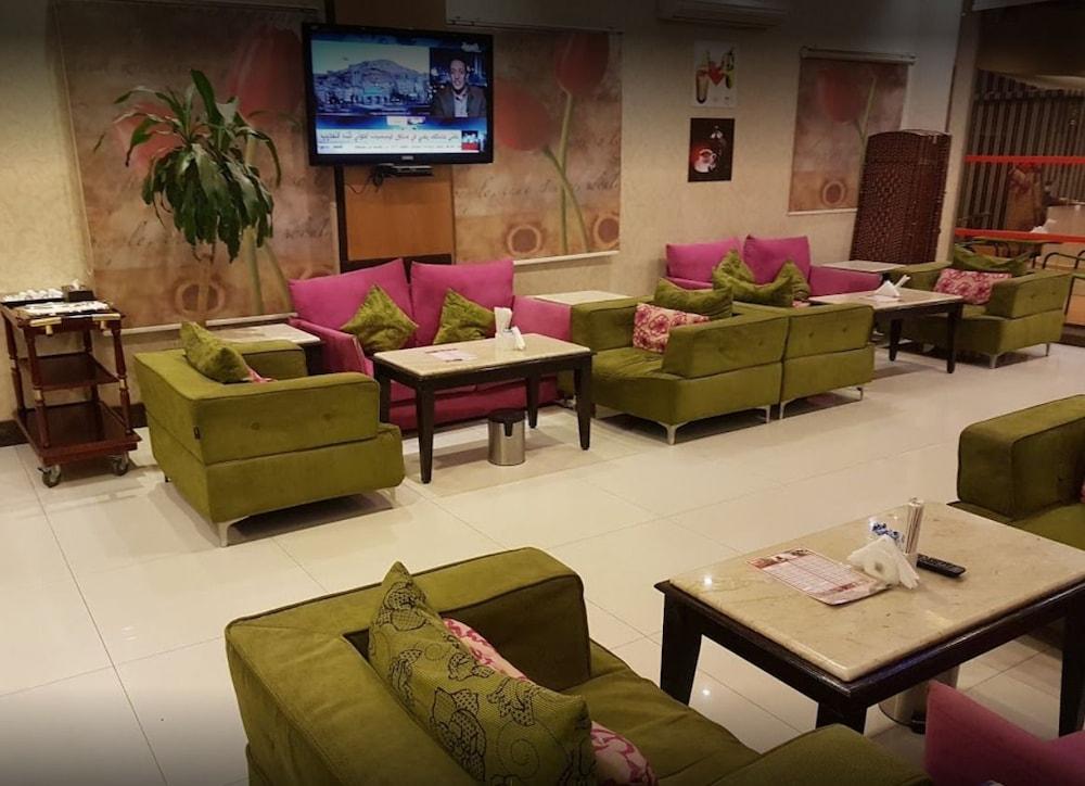 Tulip Al Rawdah - Lobby Lounge