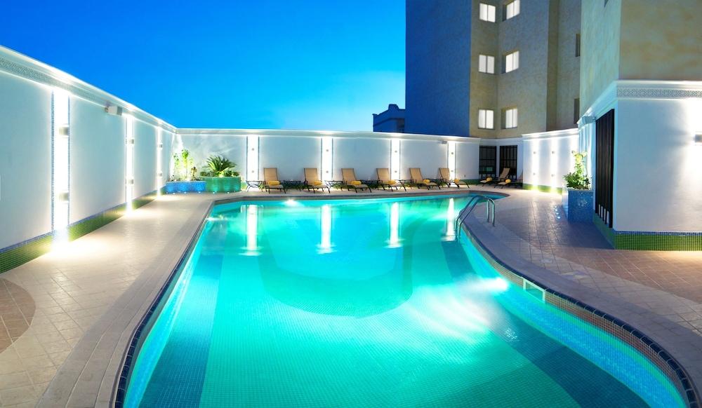 Grand Regal Hotel - Outdoor Pool