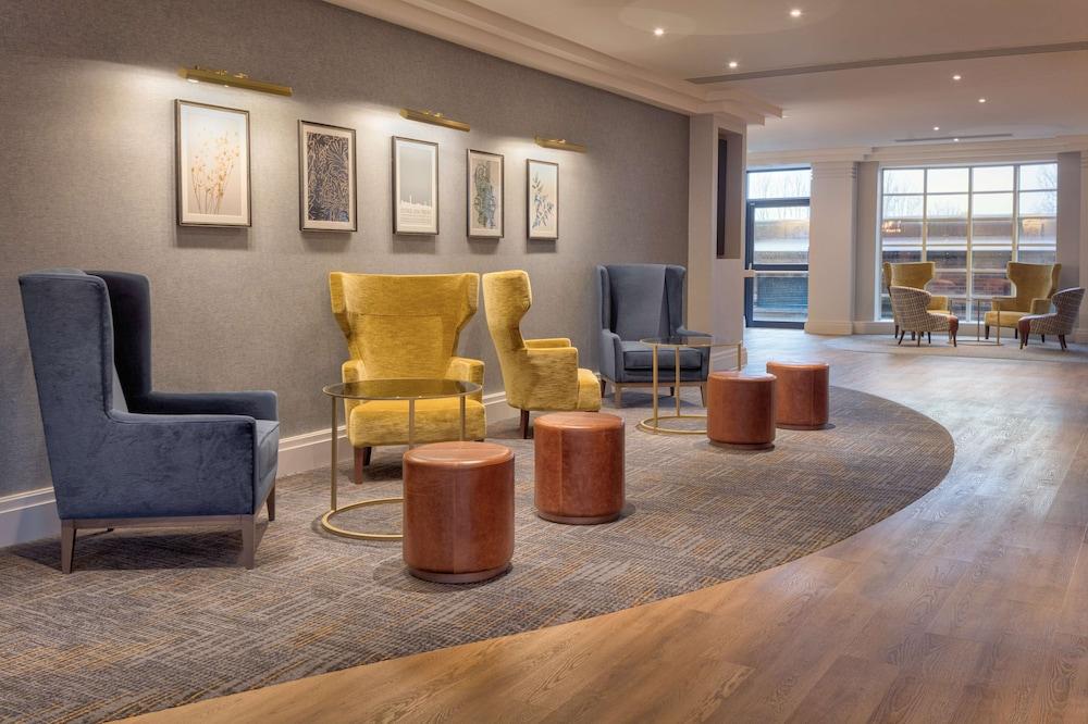 DoubleTree by Hilton Stoke on Trent - Lobby