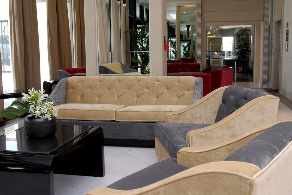 Grand Hotel Duca di Mantova - Lobby Sitting Area