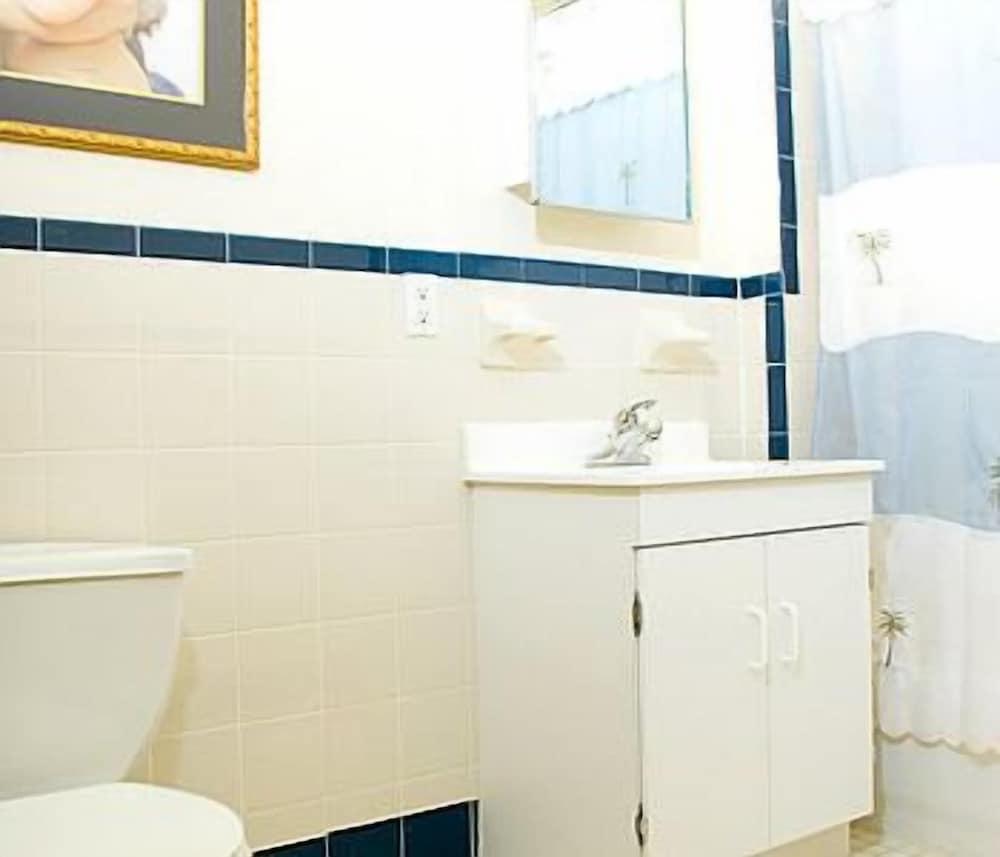 Achieve Guest House - Bathroom