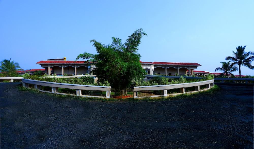 Kohinoor Samudra Beach Resort - Exterior