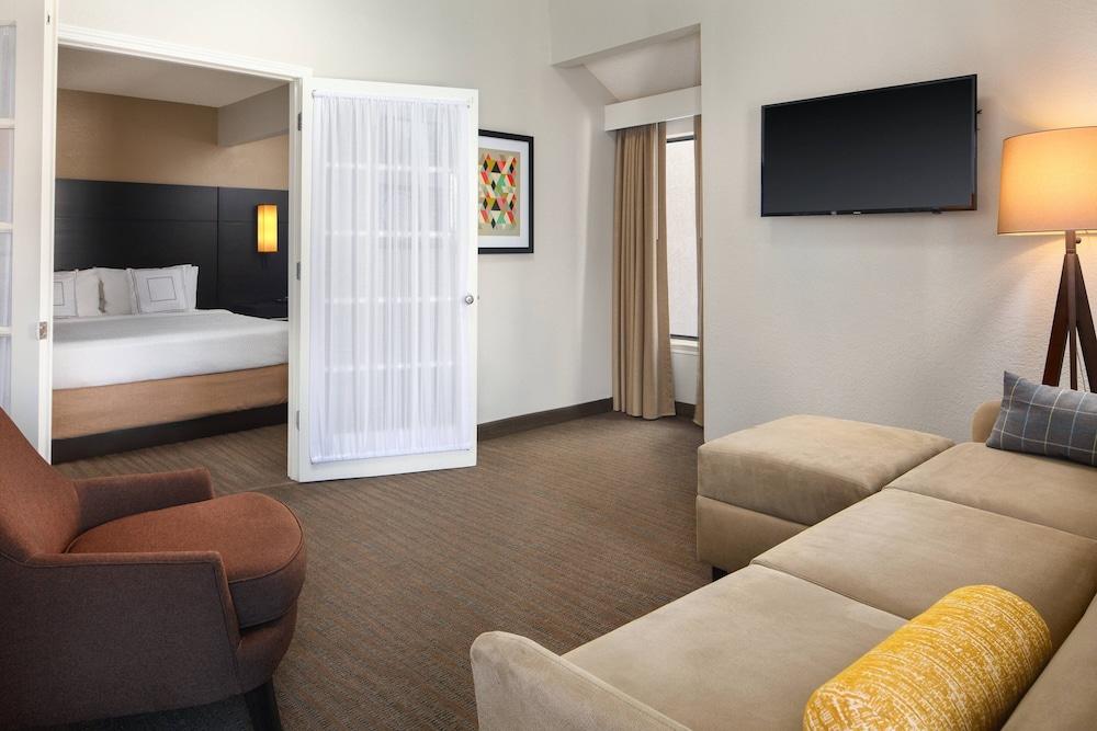 Residence Inn by Marriott Irvine Spectrum - Room