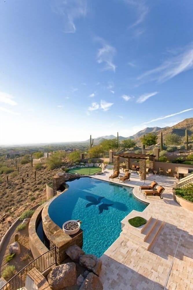 Bella Estate By Signature Vacation Rentals - Outdoor Pool