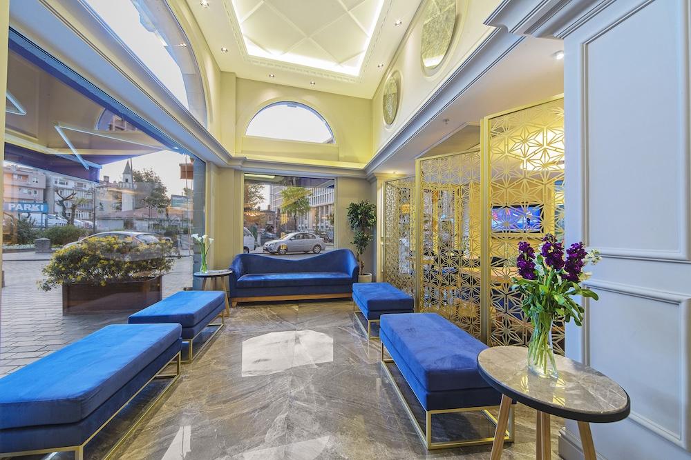 History Hotel Istanbul - Lobby Sitting Area