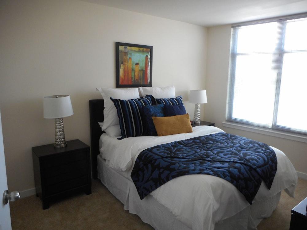 Weichert Suites at Wisconsin Place - Room