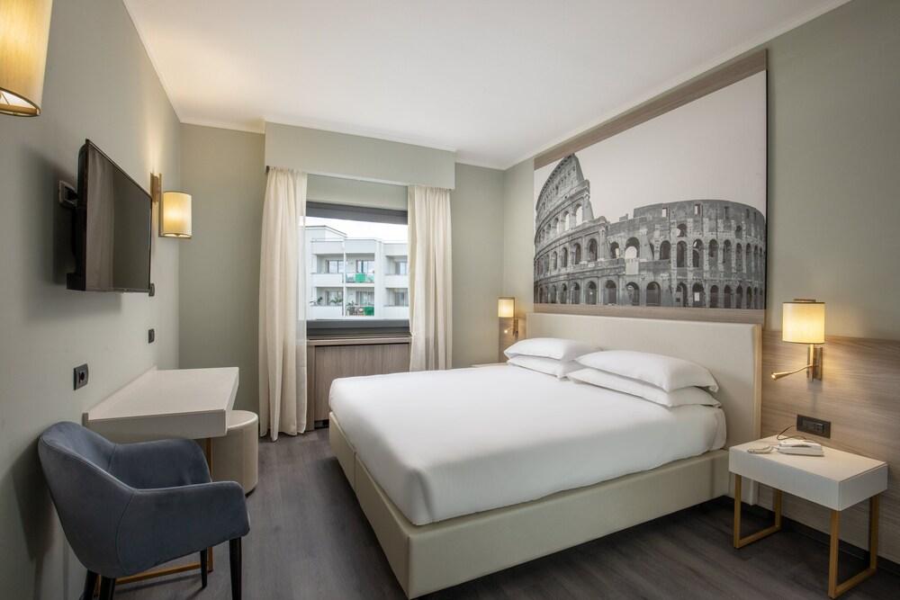 Hotel Marc Aurelio - Featured Image