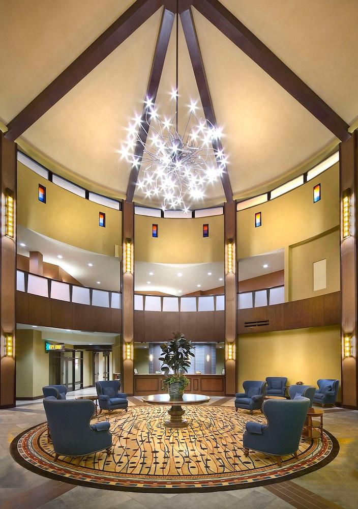 Desert Diamond Casino & Hotel - Lobby Sitting Area