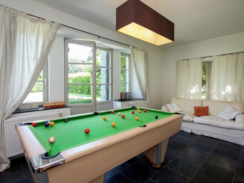 With Billiards, Table Tennis and Collection of Modern art in a Rural Setting - Game Room