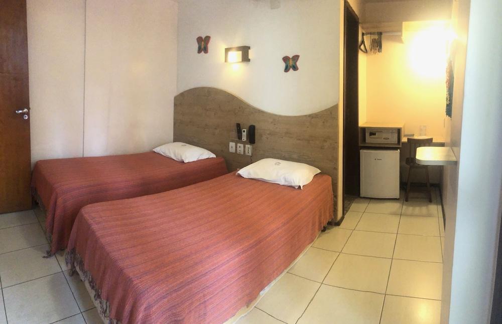 Vitória Praia Hotel - Room