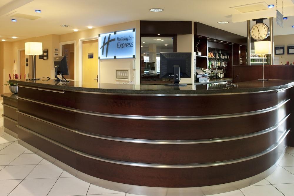 Holiday Inn Express Dunfermline, an IHG Hotel - Exterior