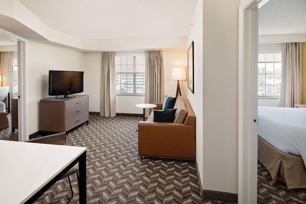 Residence Inn by Marriott Tysons - Room
