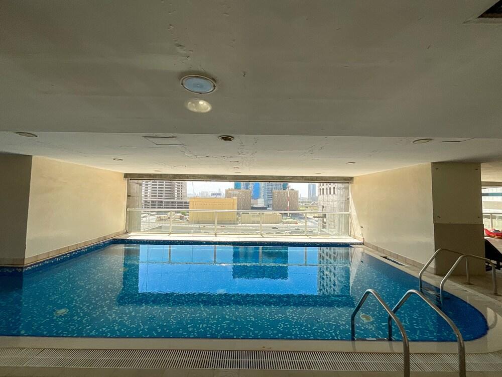 HiGuests - Sulafa Tower - Indoor Pool