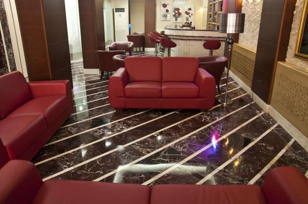 Abel Hotel - Lobby Sitting Area