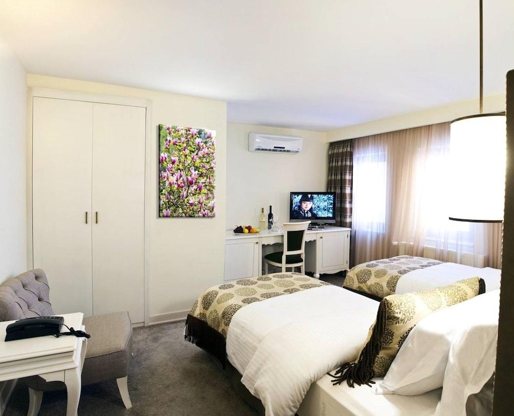 Taximtown Hotel - Room