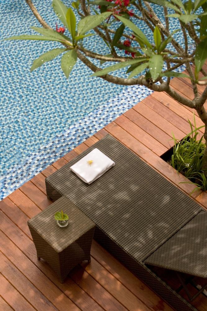 Hotel Santika Kuta Bali - Outdoor Pool