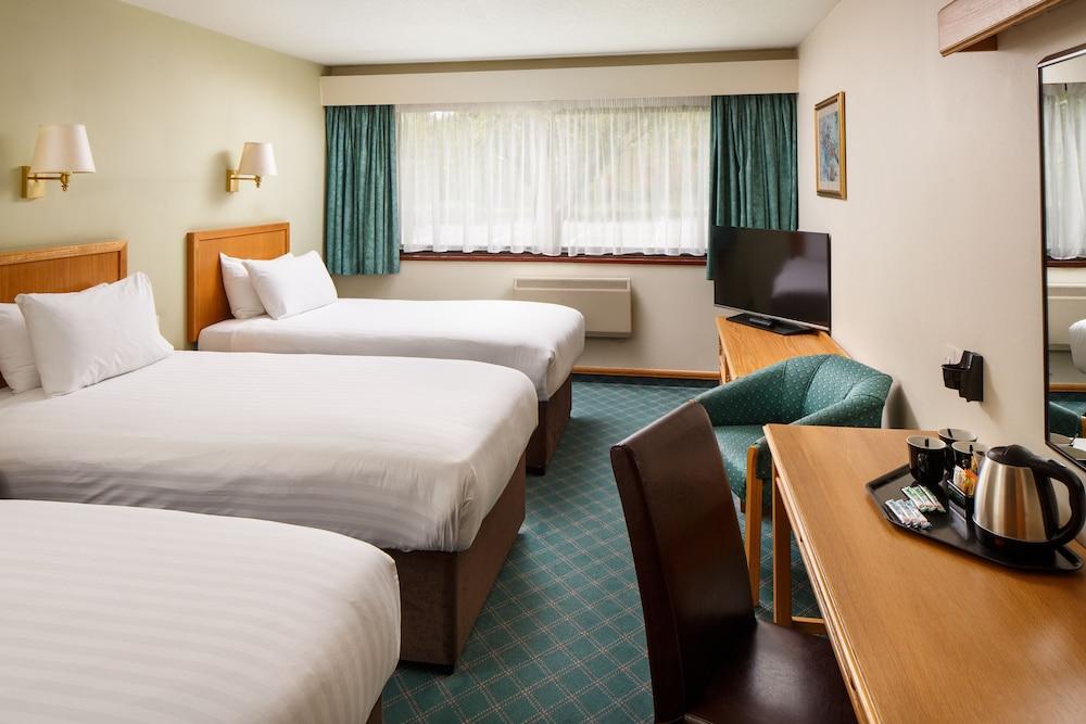 Mercure Livingston Hotel - Room