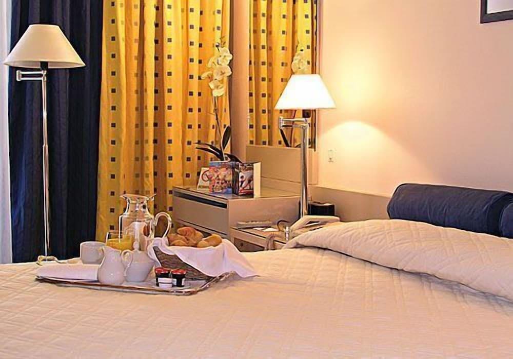 The Park Hotel Piraeus - Room