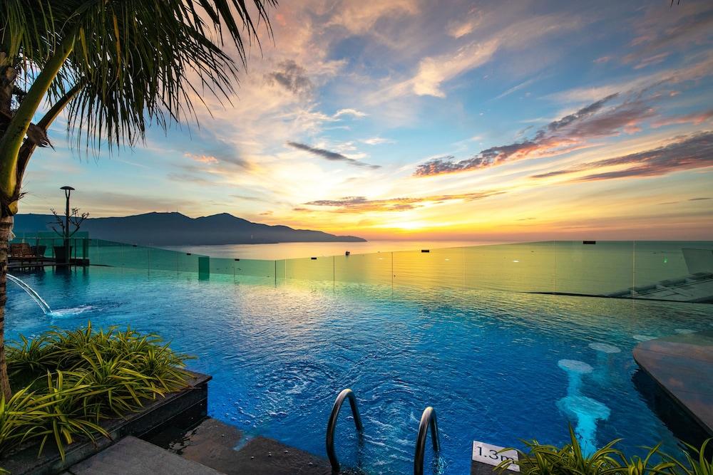 Sala Danang Beach Hotel - Featured Image