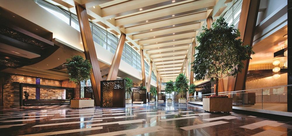 ARIA Resort & Casino - Lobby