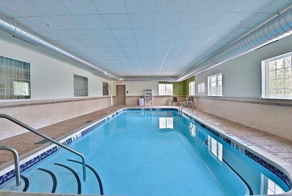 Sleep Inn & Suites Harrisburg - Hershey North - Indoor Pool