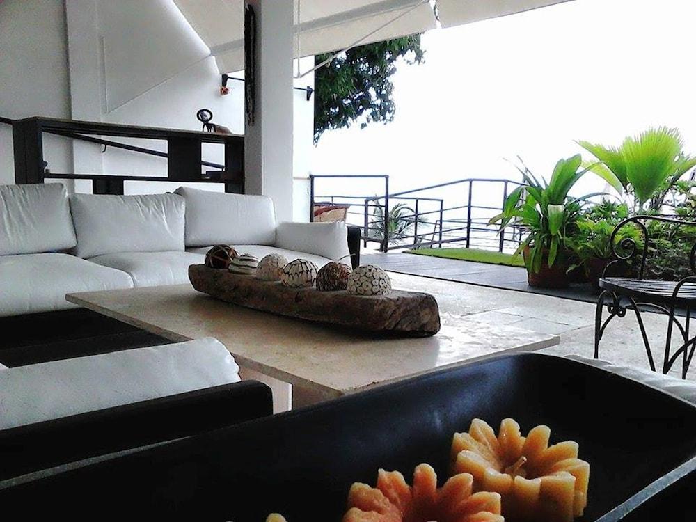 Donde Mira El Sol Tu Casa Spa Resort en Acapulco - Reception