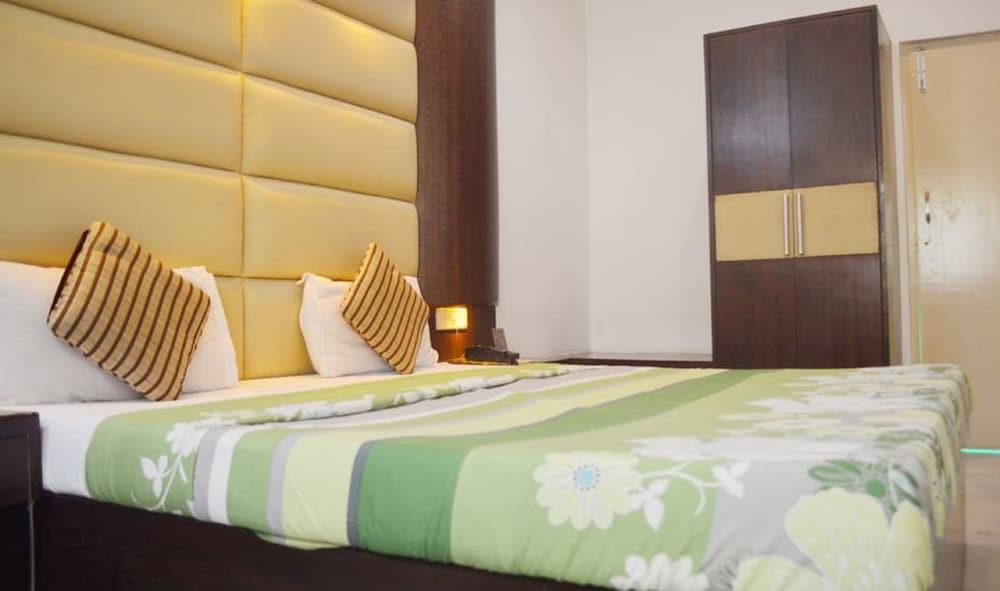 Hotel Raj Darbar - Room