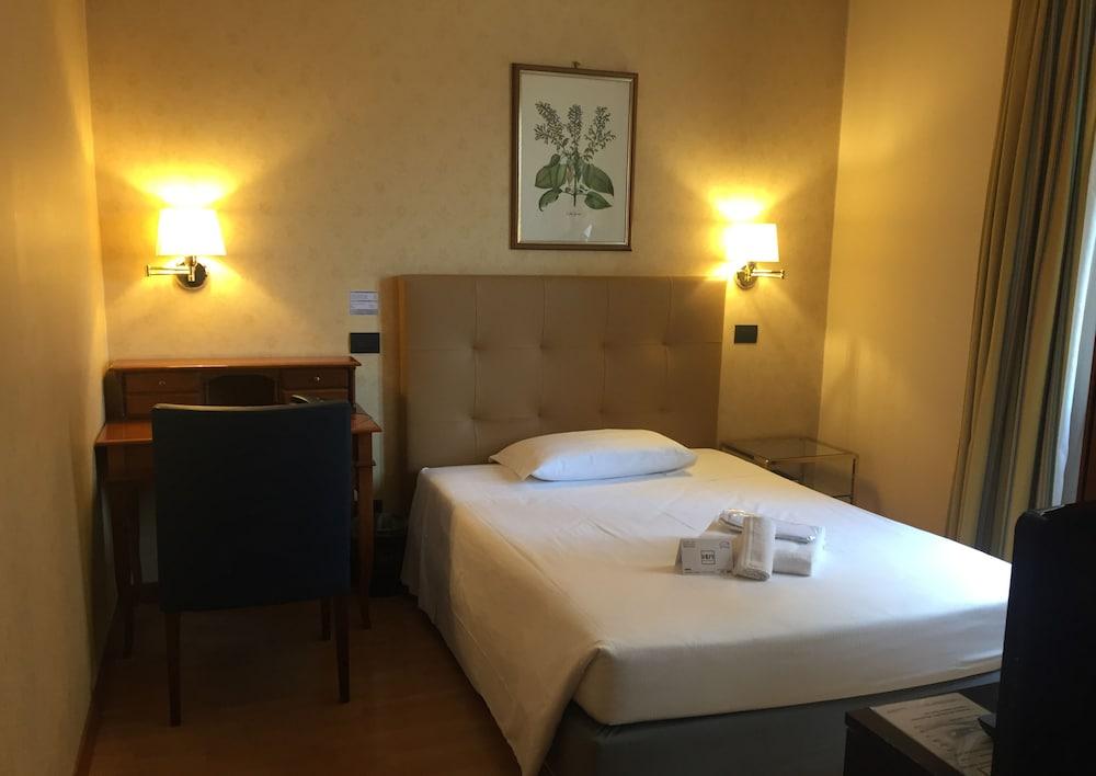 Hotel Lombardia - Room