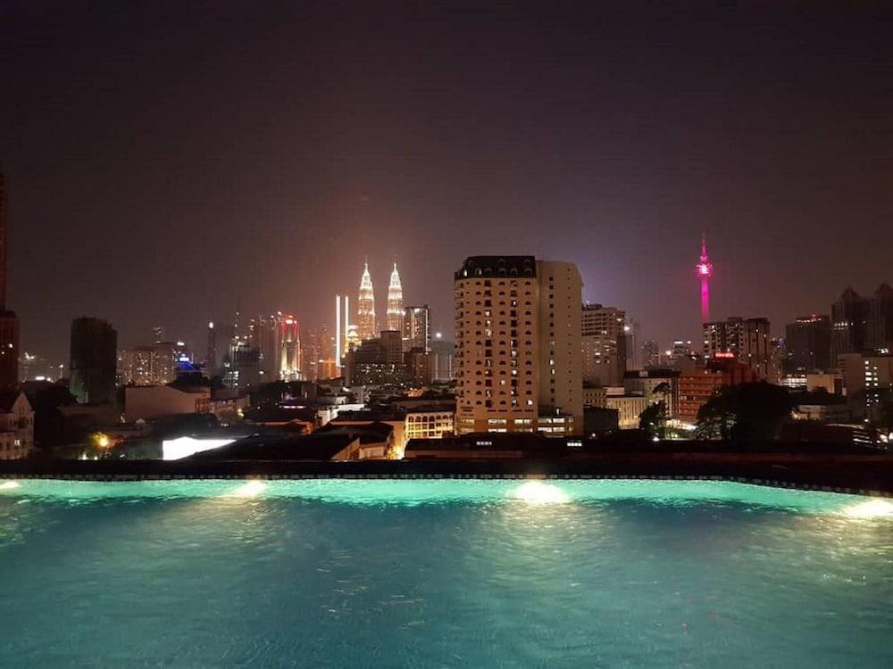 Leo Palace Hotel - Rooftop Pool