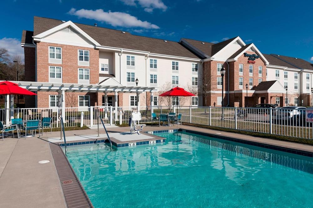 TownePlace Suites by Marriott Suffolk Chesapeake - Pool