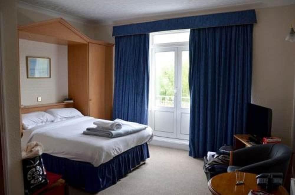 The Thames Hotel - Room