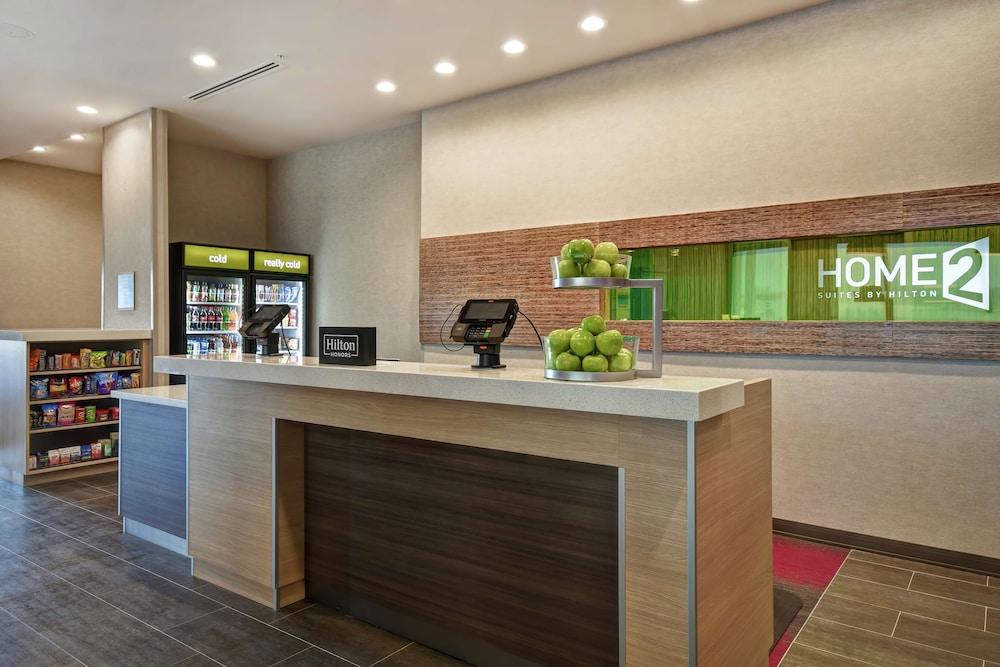 Home2 Suites by Hilton Wichita Northeast - Reception