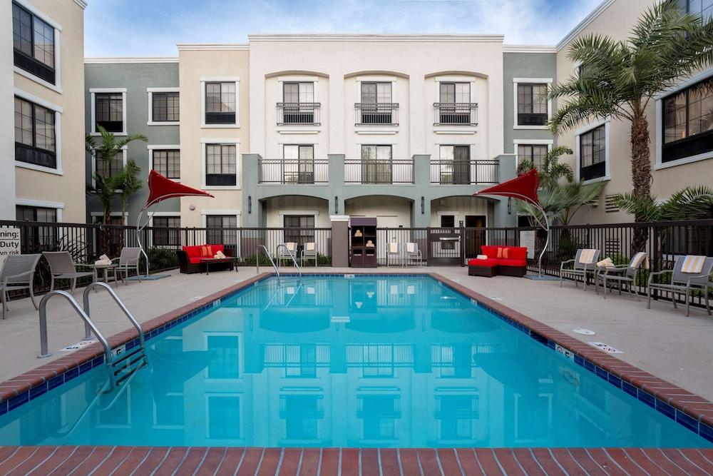 Hampton Inn Santa Barbara/Goleta - Featured Image