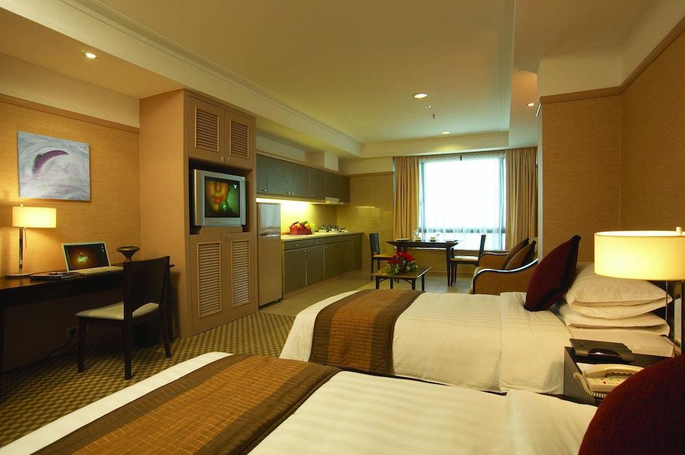 Pacific Regency Hotel Suites - Room