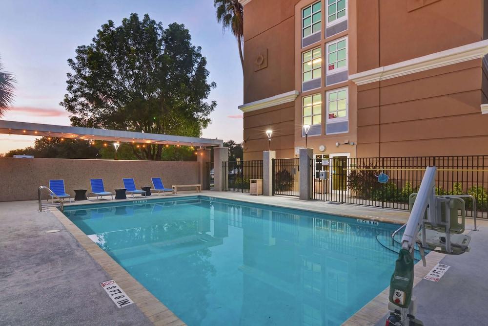 Home2 Suites by Hilton Miramar FT. Lauderdale - Pool