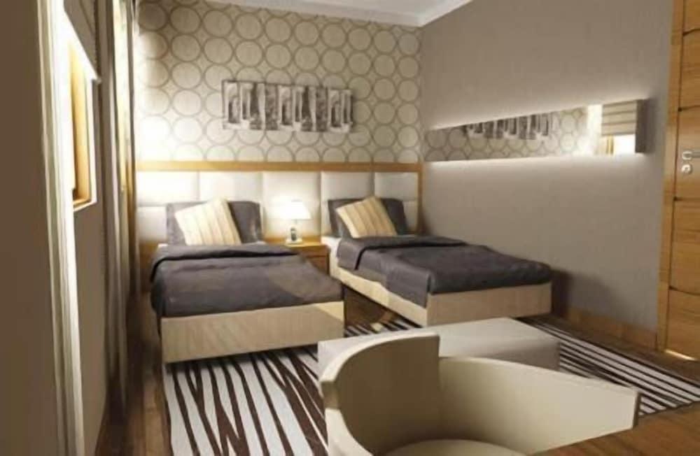 Izmit Saray Hotel - Room