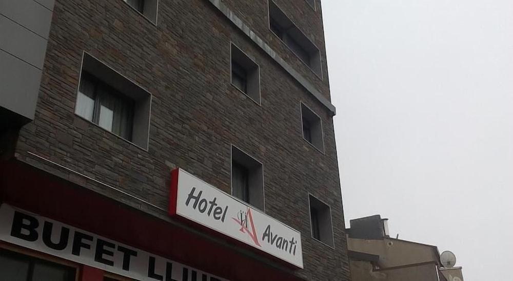 Hotel Avanti - Featured Image