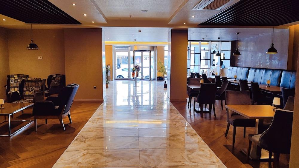 Pasa Park Karatay Hotel - Lobby Sitting Area