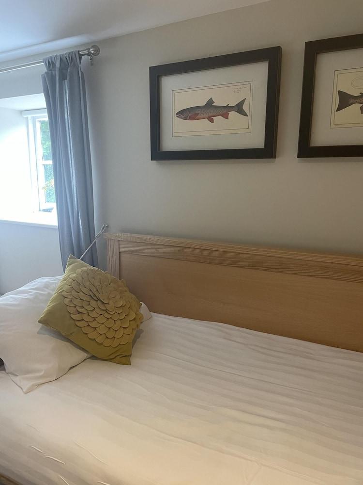 The Sea Trout Inn - Room